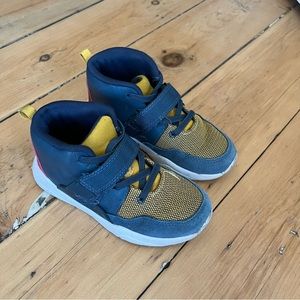 Cat and Jack high top tennis shoe